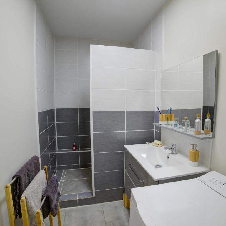 Bel aparté, cosy, vue panoramique cathédrale - Studio avec Balcon - 25