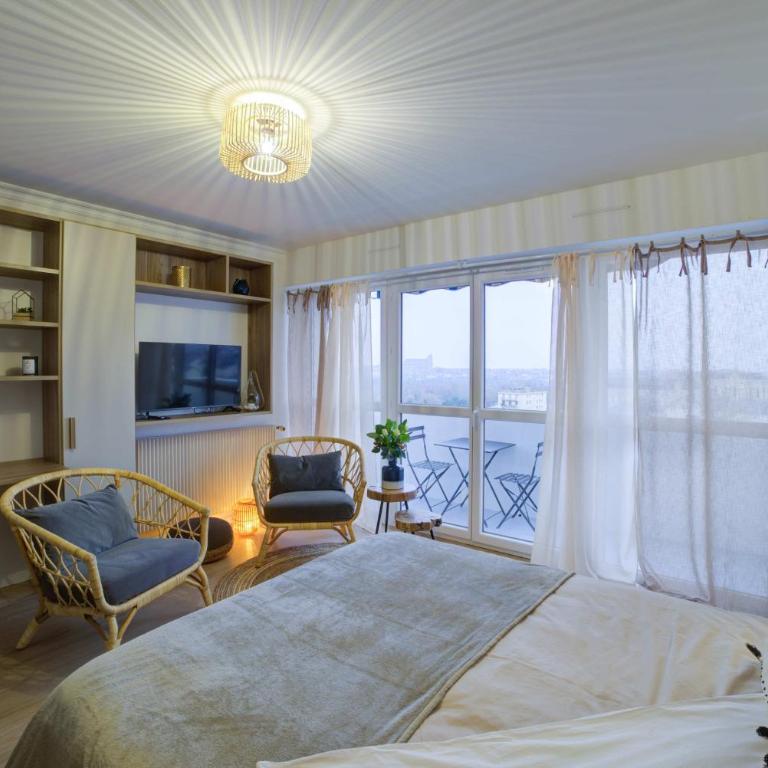 Bel aparté, cosy, vue panoramique cathédrale - Studio avec Balcon - 4