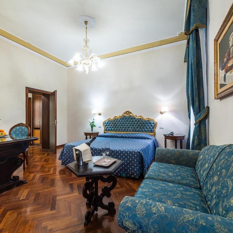 Locanda Sant'Agostin - Camera Superior Matrimoniale/Doppia con Letti Singoli con Vista Città - 4