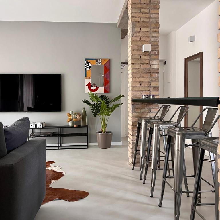 RomeAsYouLike - Magenta Loft - Loft - 21