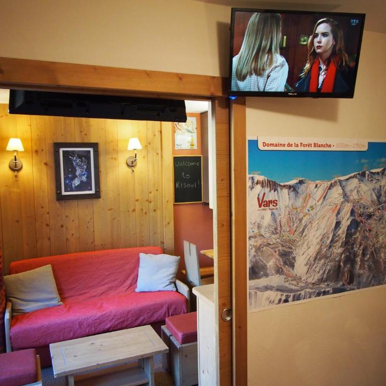 RisoulSki Antarès - Piscine et Sauna - Appartement 410 - 5 à 7 Personnes - 4e Étage - 34 m² - 1 Chambre - Vue sur Rue - 17