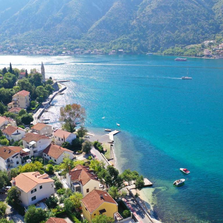 Stone house Dobrota,FREE PRIVATE PARKING - Three-Bedroom House - 11