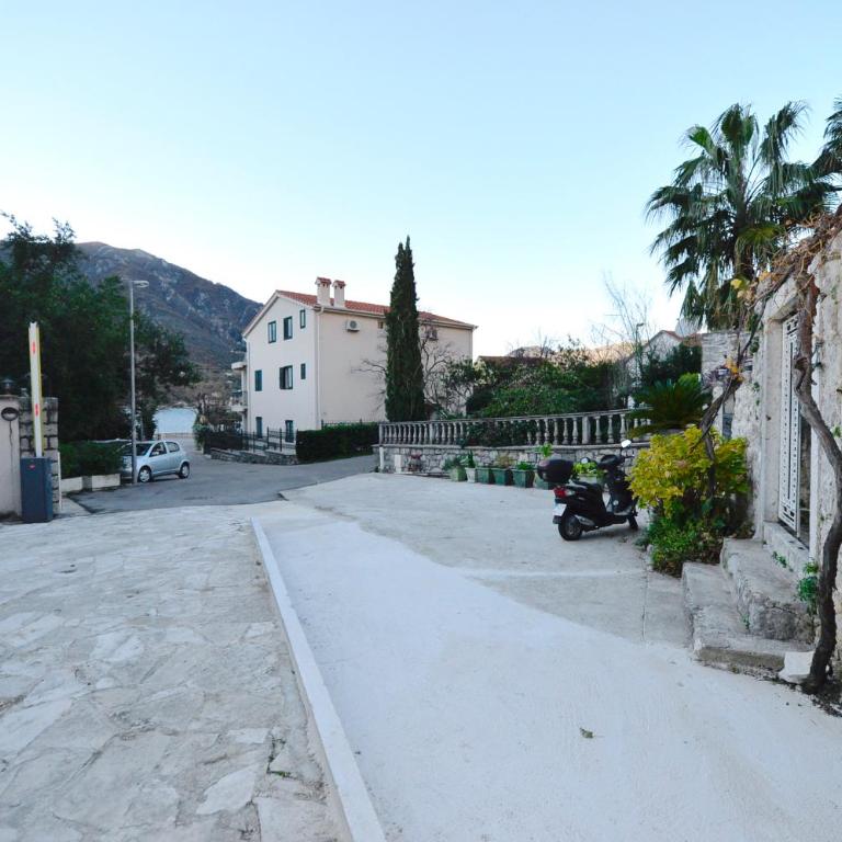 Stone house Dobrota,FREE PRIVATE PARKING - Three-Bedroom House - 12