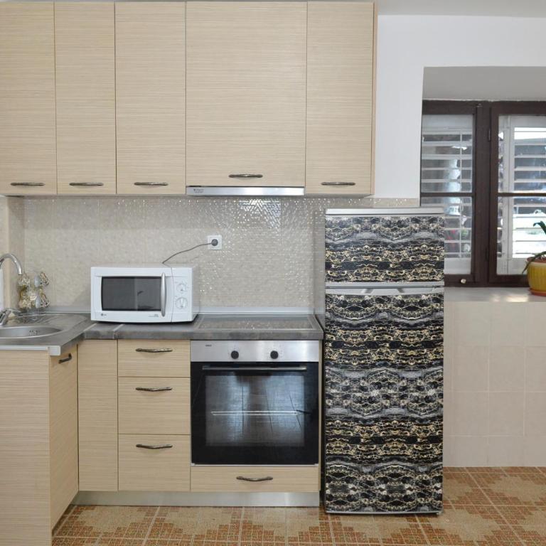 Stone house Dobrota,FREE PRIVATE PARKING - Three-Bedroom House - 23