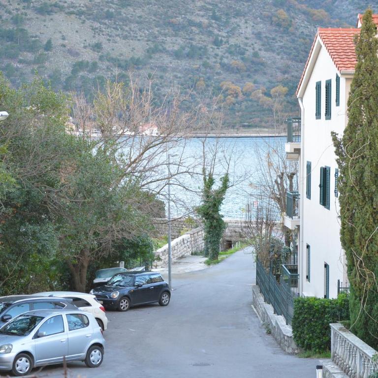 Stone house Dobrota,FREE PRIVATE PARKING - Three-Bedroom House - 41