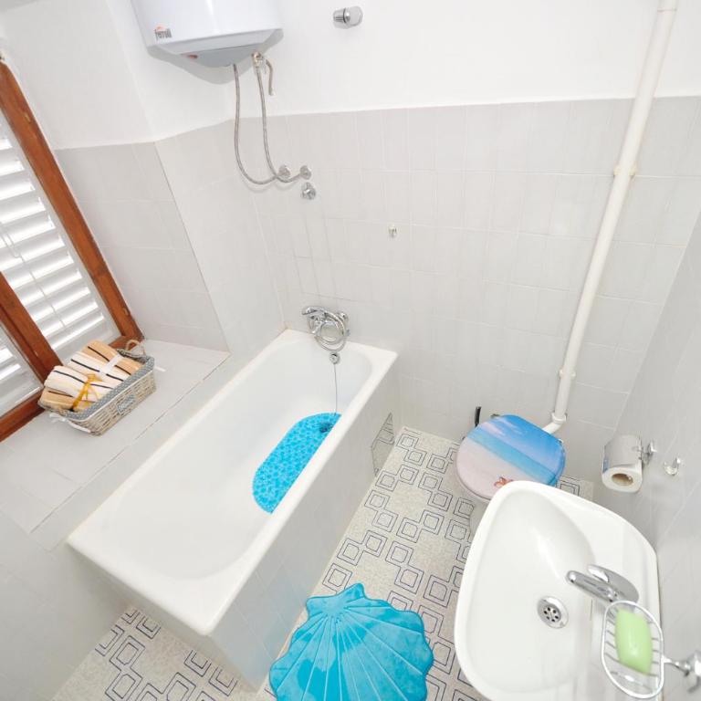 Stone house Dobrota,FREE PRIVATE PARKING - Three-Bedroom House - 42