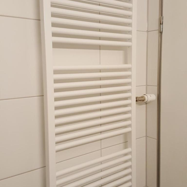 Fewo FRIADO im Ferienpark OA - ohne Zusatzkosten nach Anreise - mit Hallenbad, W-Lan, PKW-Garage, Kurtaxe mit Allgäu-Walser-Pass, Bett- und Handtuch-Wäsche sowie End-Reinigung - One-Bedroom Apartment - 44