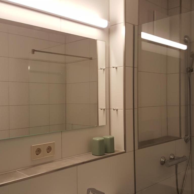 Fewo FRIADO im Ferienpark OA - ohne Zusatzkosten nach Anreise - mit Hallenbad, W-Lan, PKW-Garage, Kurtaxe mit Allgäu-Walser-Pass, Bett- und Handtuch-Wäsche sowie End-Reinigung - One-Bedroom Apartment - 47