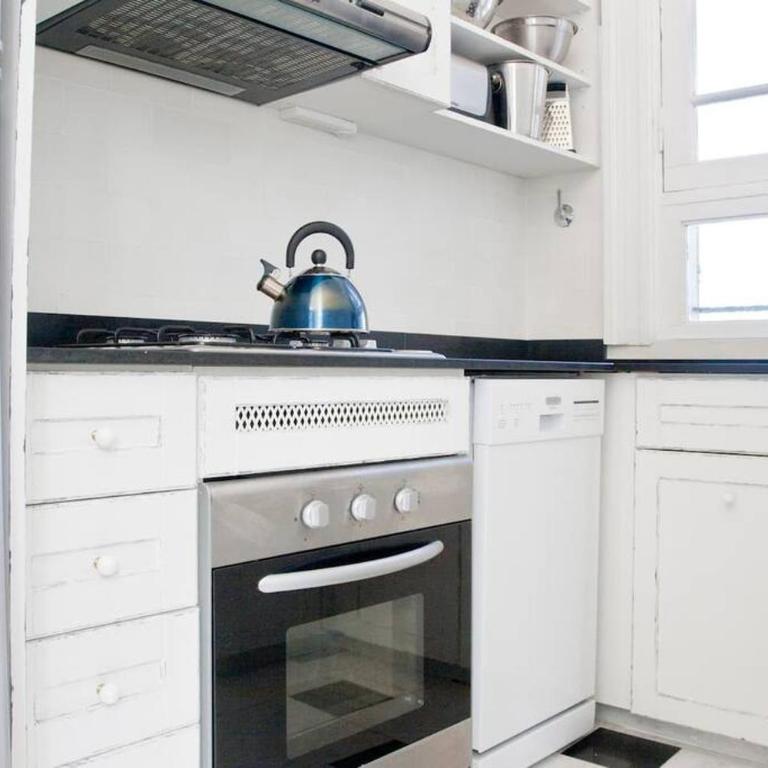 Beautiful 3 bedroom apartment in the Heart San Telmo - Three-Bedroom Apartment - 14