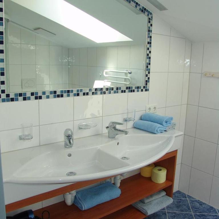 Ferienwohnung Anita - Apartment mit 1 Schlafzimmer und Dusche - 2