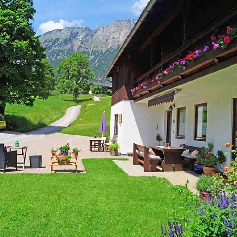 Ferienwohnungen Haus Sonnseitn - Apartment mit Balkon - 3