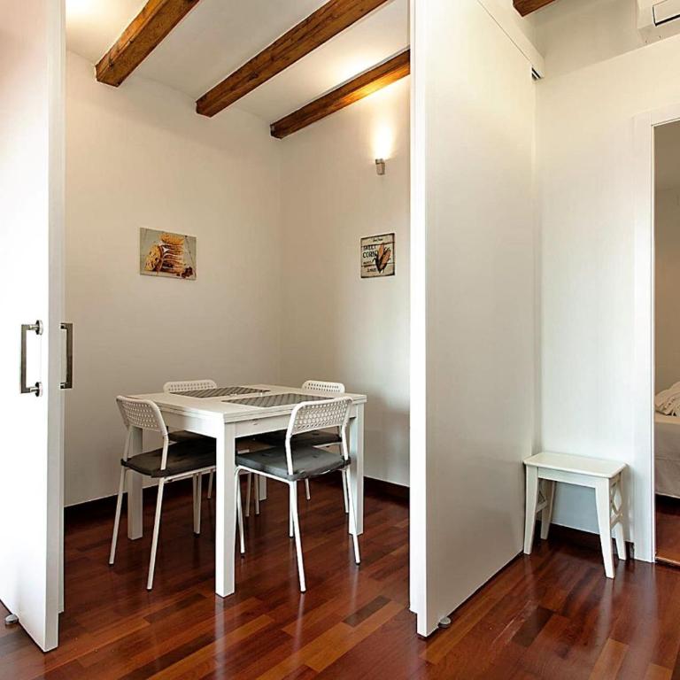 MUNTANYA - Apartments & one with Terrace next to Sagrada Familia - Apartment - 10