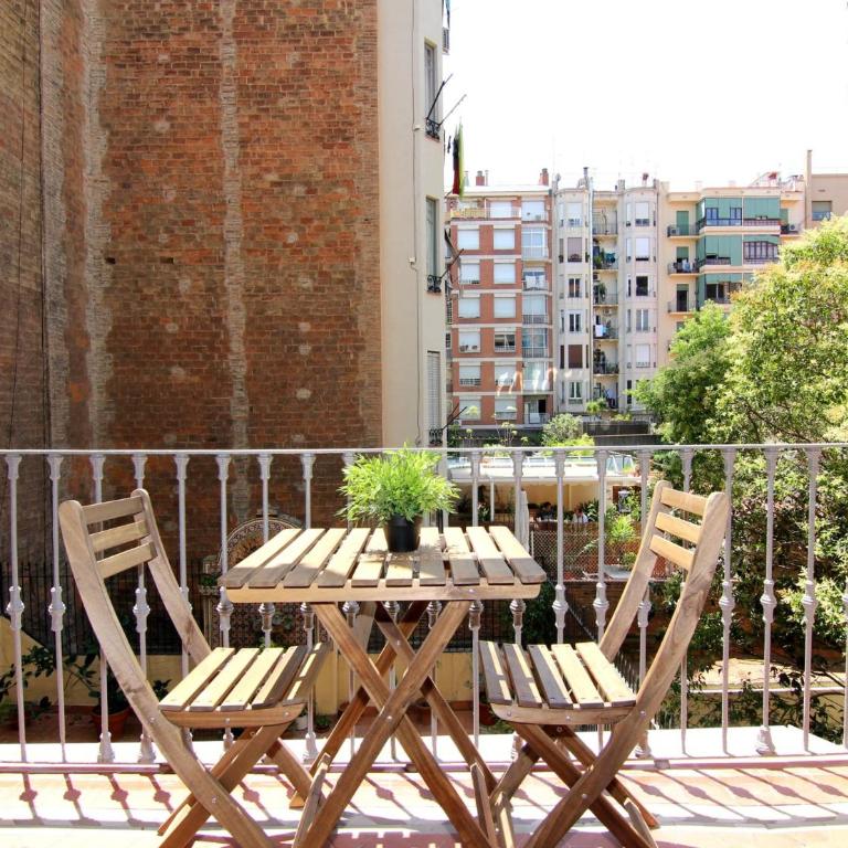 GIRONA - Modernist apartments next to Paseo de Gracia - Apartamento con balcón - 4