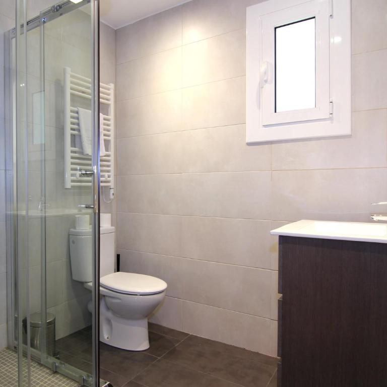 GIRONA - Modernist apartments next to Paseo de Gracia - Apartamento con balcón - 7