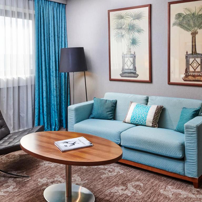 Holiday Inn Nice by IHG - Suite Lit King-Size – Non-Fumeurs - 8