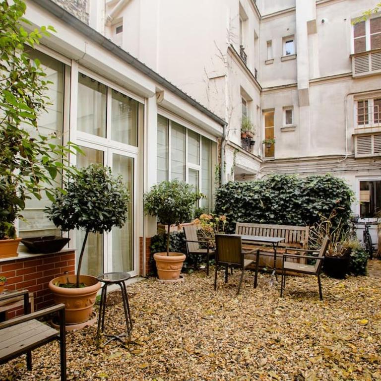 Quiet apartment, lively area,next to Eiffel Tower. - Appartement - Rez-de-Chaussée - 12