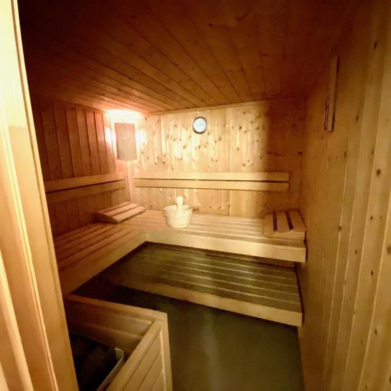 Chalet in Morzine sleeping 12 with sauna - Chalet - 4