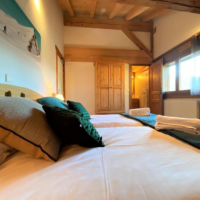 Chalet in Morzine sleeping 12 with sauna - Chalet - 20