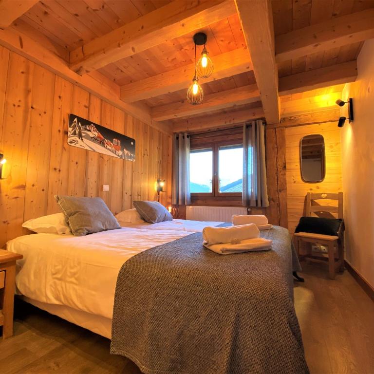 Chalet in Morzine sleeping 12 with sauna - Chalet - 12