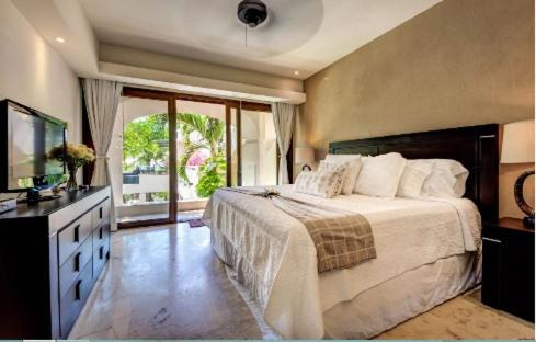 Amazing Hacienda for 14 guests! Steps to the beach! - Villa - 10
