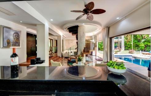 Amazing Hacienda for 14 guests! Steps to the beach! - Villa - 23