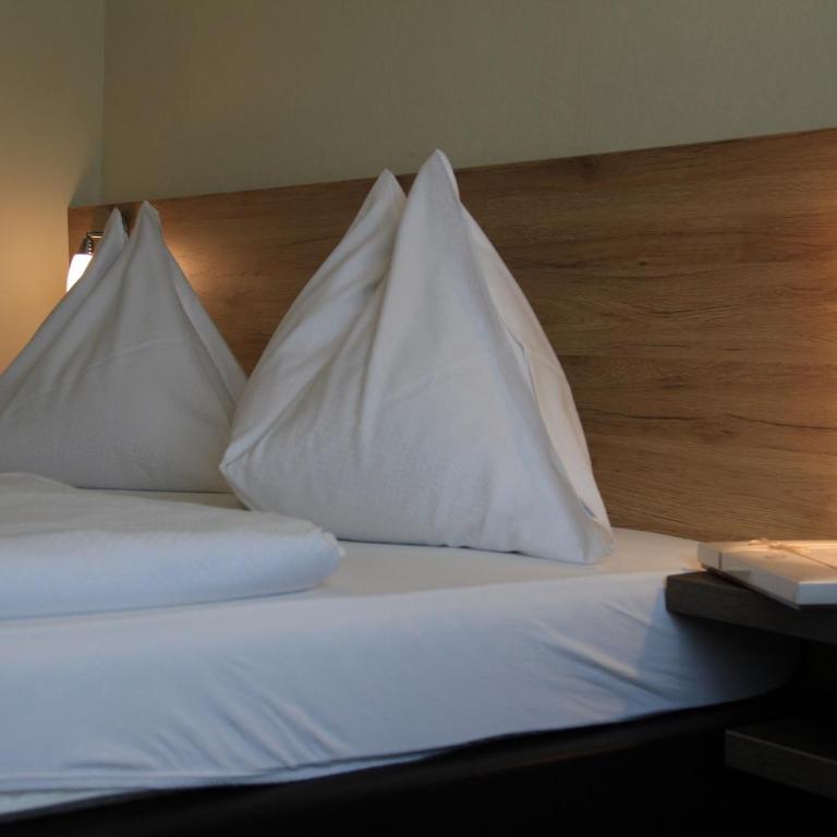 Hotel Lindenhof - Comfort Doppel-/Zweibettzimmer - 1