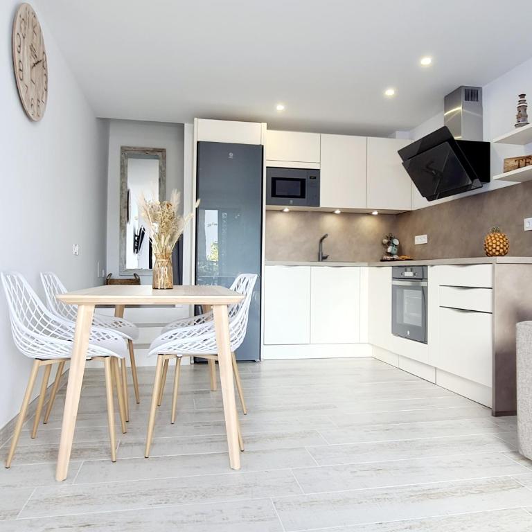 Atlantic Paradise - Two-Bedroom House - 1