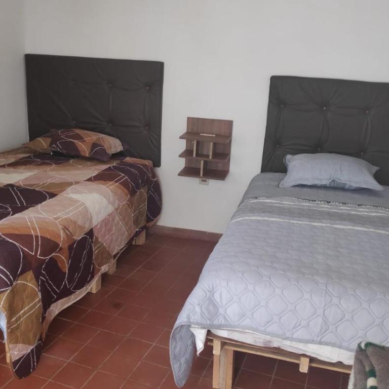 Edificio familiar con varios departamentos independientes - Two-Bedroom Apartment - 5