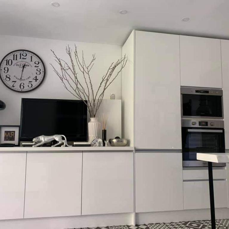 Yumboparadise - One-Bedroom Apartment - 6