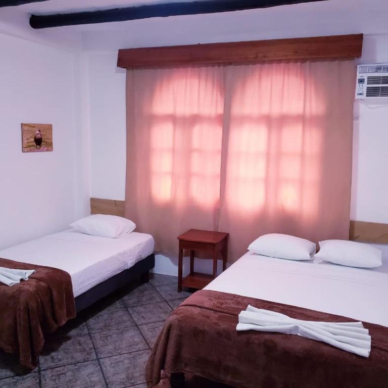 Hotel Crossman - Twin Room - 4