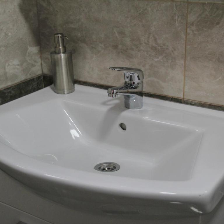 Apartmani Hani - Četvorokrevetna Soba sa Balkonom - 16