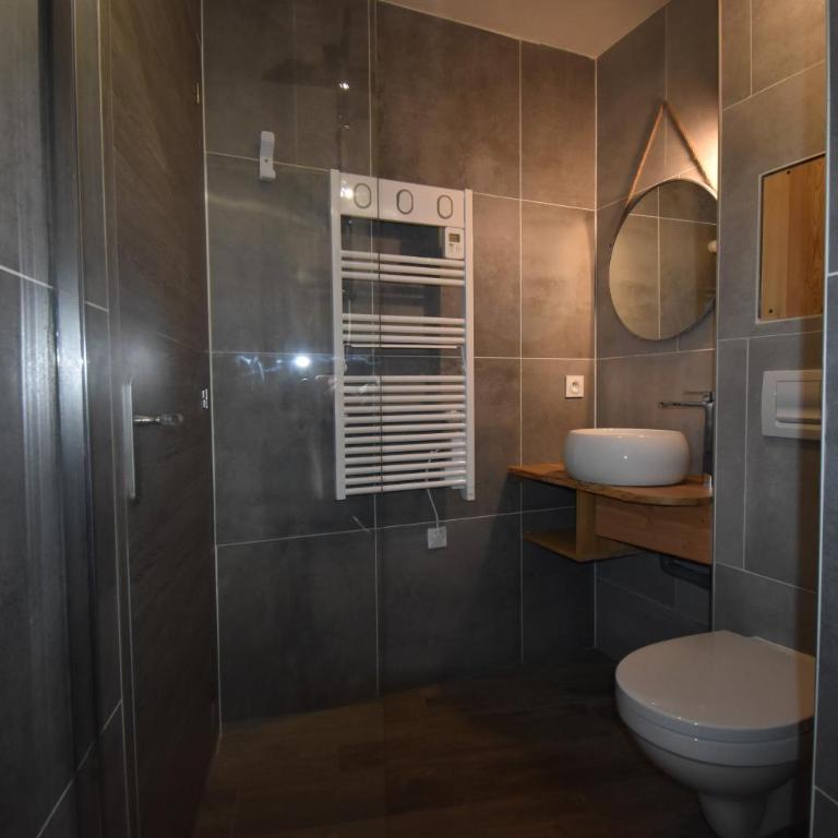 VAUJANYLOCATIONS - Marguerite - Appartement Supérieur avec Sauna - 12