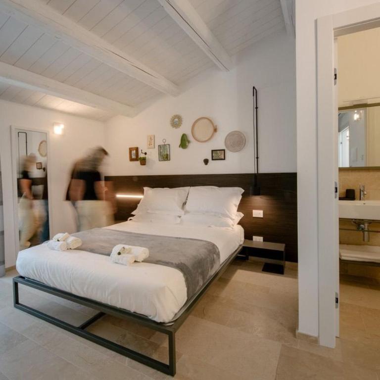 IBLA ROOMS - Camera Matrimoniale Superior - 4