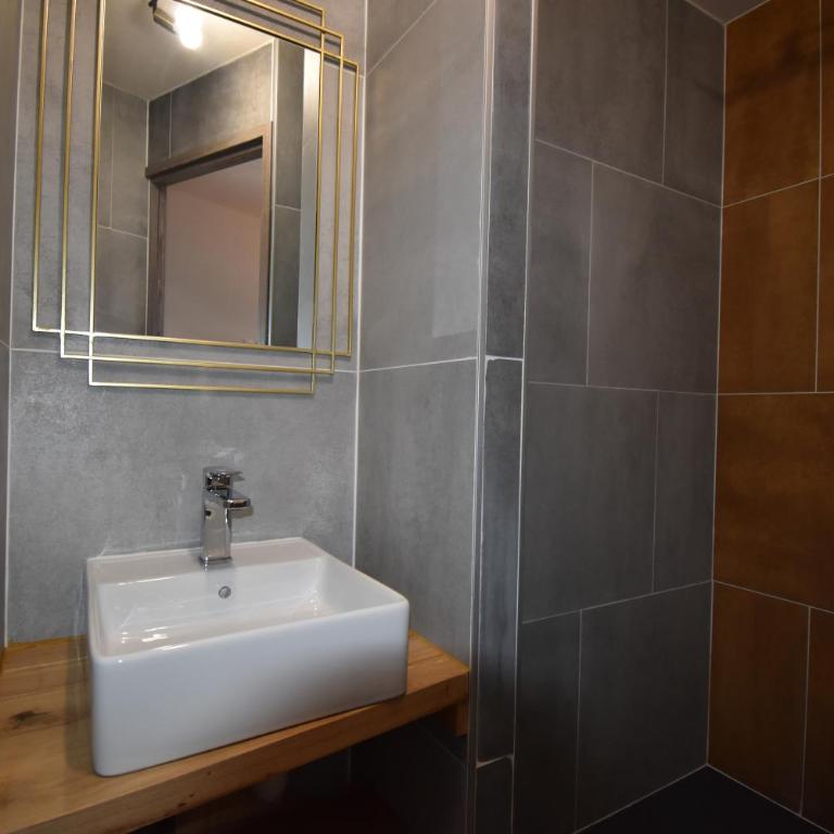 VAUJANYLOCATIONS - Marguerite - Appartement avec Vue sur la Montagne - 6