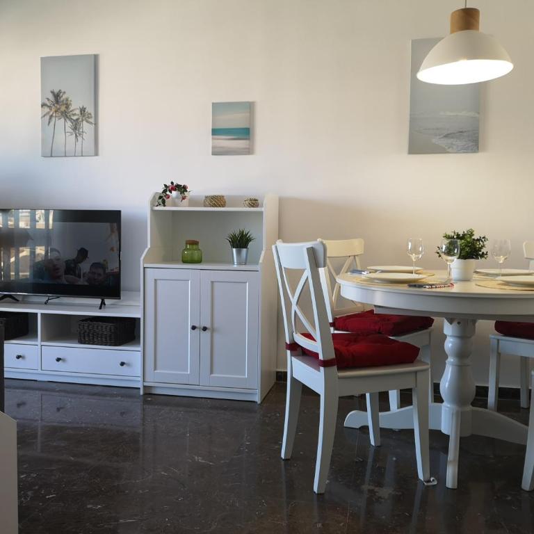 APARTAMENTO 1ª LINEA PLAYA GARAJE PISCINAS TERRAZA - Apartamento de 1 dormitorio - 8