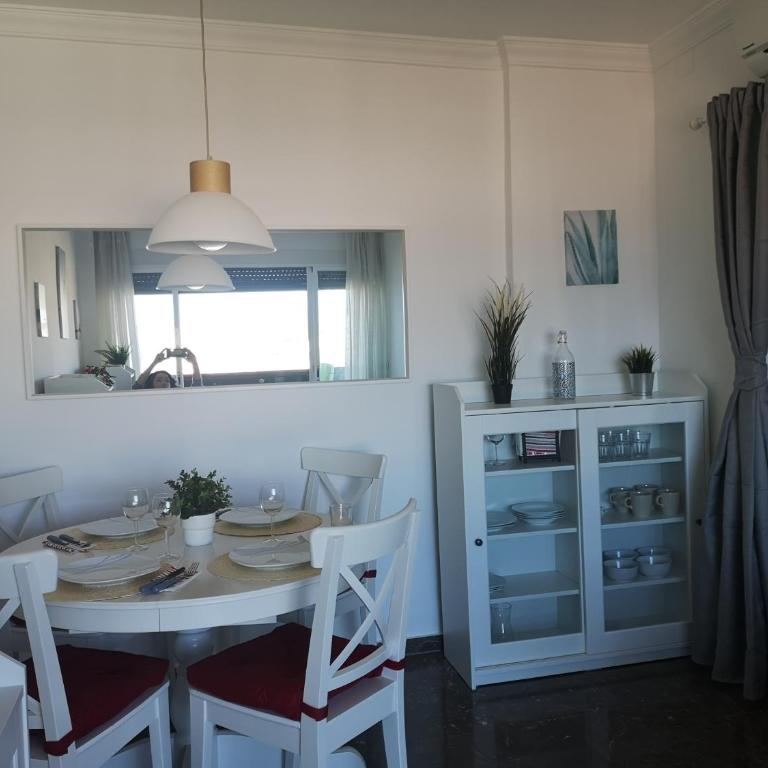 APARTAMENTO 1ª LINEA PLAYA GARAJE PISCINAS TERRAZA - Apartamento de 1 dormitorio - 25