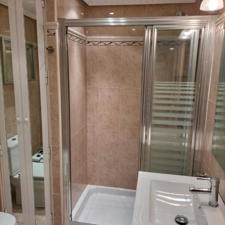 APARTAMENTO 1ª LINEA PLAYA GARAJE PISCINAS TERRAZA - Apartamento de 1 dormitorio - 32