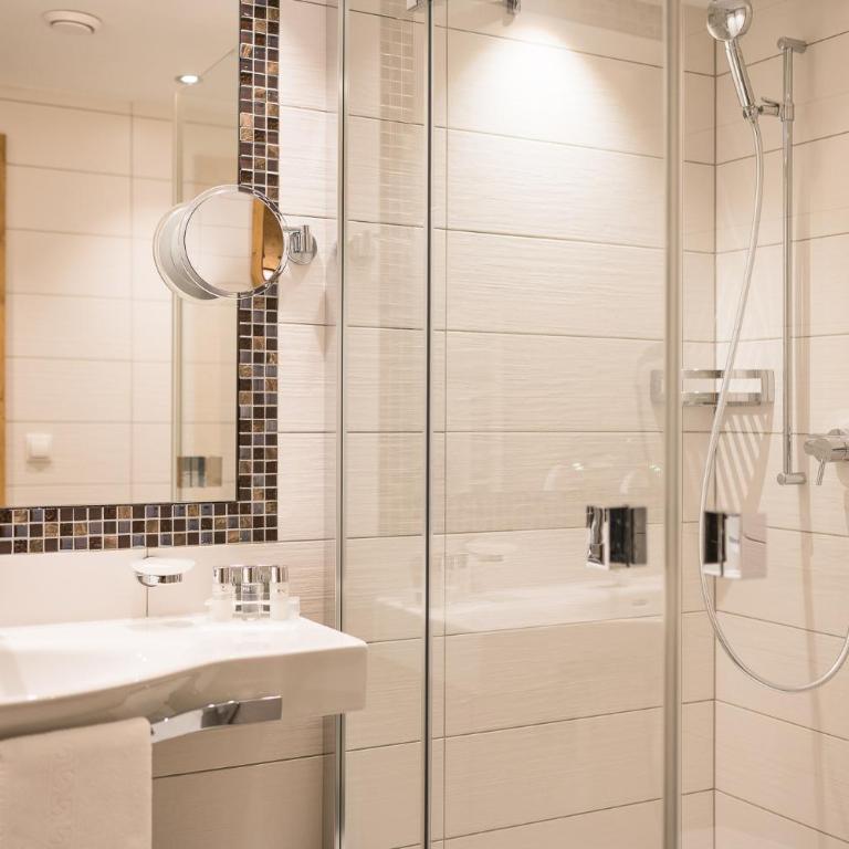 Hotel Seespitz - Superior Doppelzimmer mit Balkon - 5