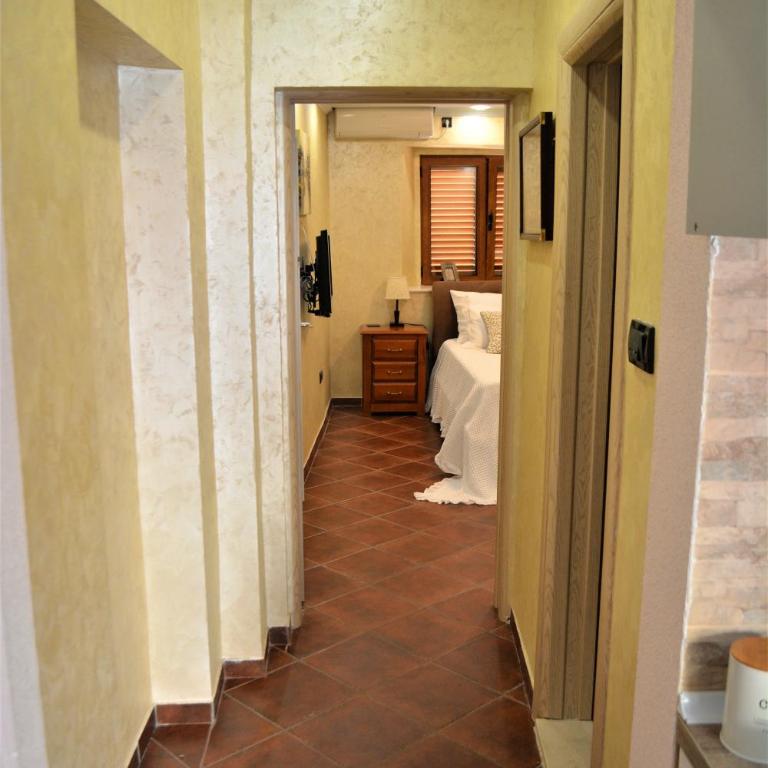 Fortezza Apartment - One-Bedroom Apartment - 13