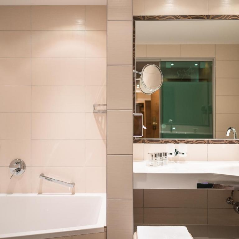 Hotel Seespitz - Deluxe Suite mit Balkon - 3
