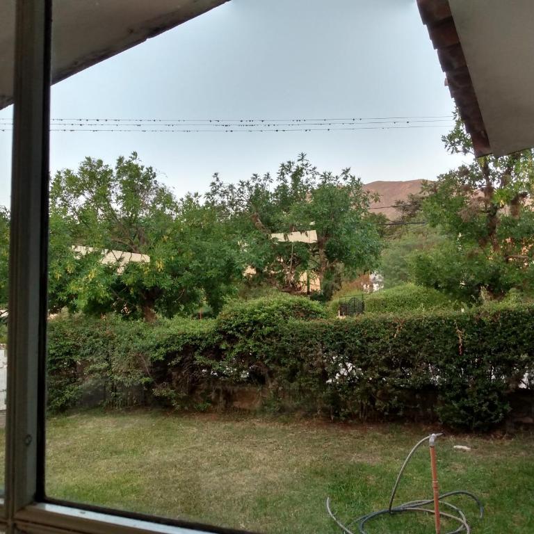 Excelente y amplio Chalet Capacidad 2 a 6 personas, La mejor ubicación de la Falda, Barrio Residencial Villa Edén, A tan solo 3 cuadras del hotel Edén y a pasos del centro de dicha localidad - Cámaras de seguridad 24hs - unidad Monitoreada - Four-Bedroom House - 31