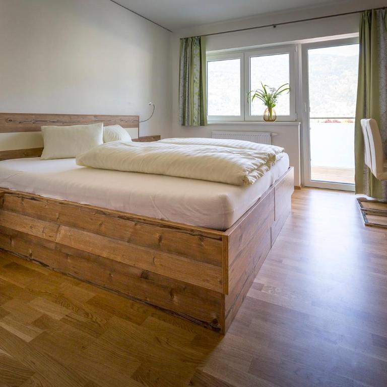 Gasthof Zur Post - Doppelzimmer mit Balkon und Seeblick - 4