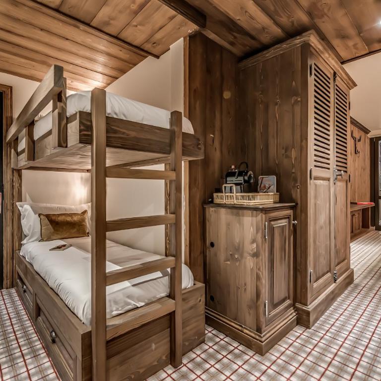 Hotel & Spa Le Val d'Isère - Chambre Quadruple Standard avec Lits Superposés - 1