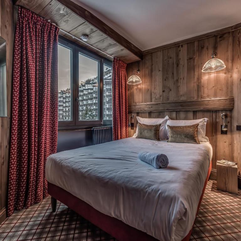 Hotel & Spa Le Val d'Isère - Chambre Quadruple en Duplex - 8