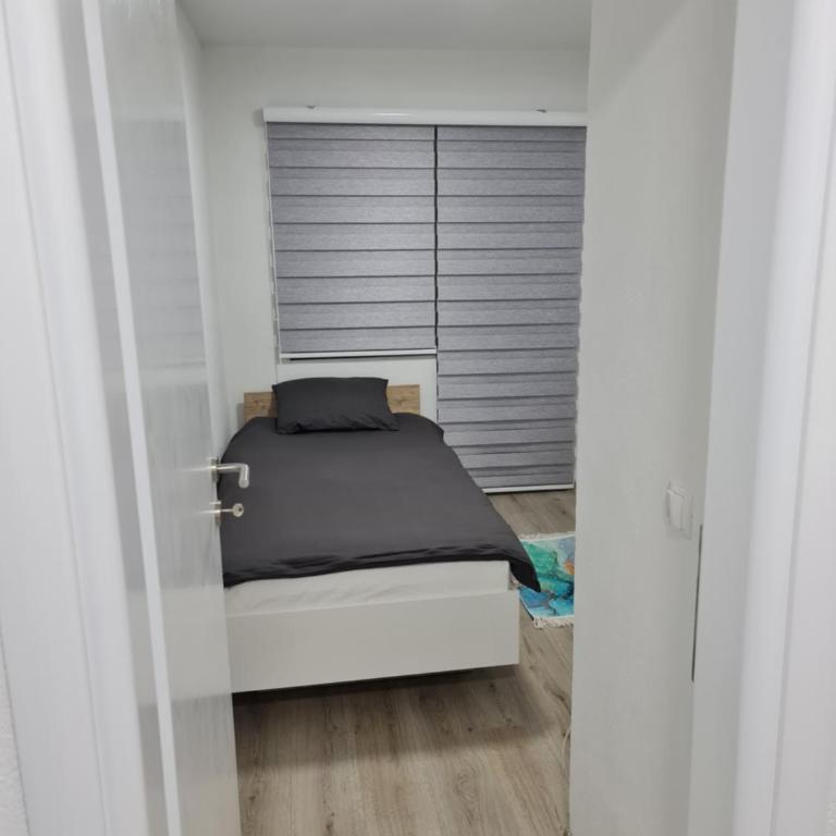 Apartment Djurdjic - Two-Bedroom Apartment - 15