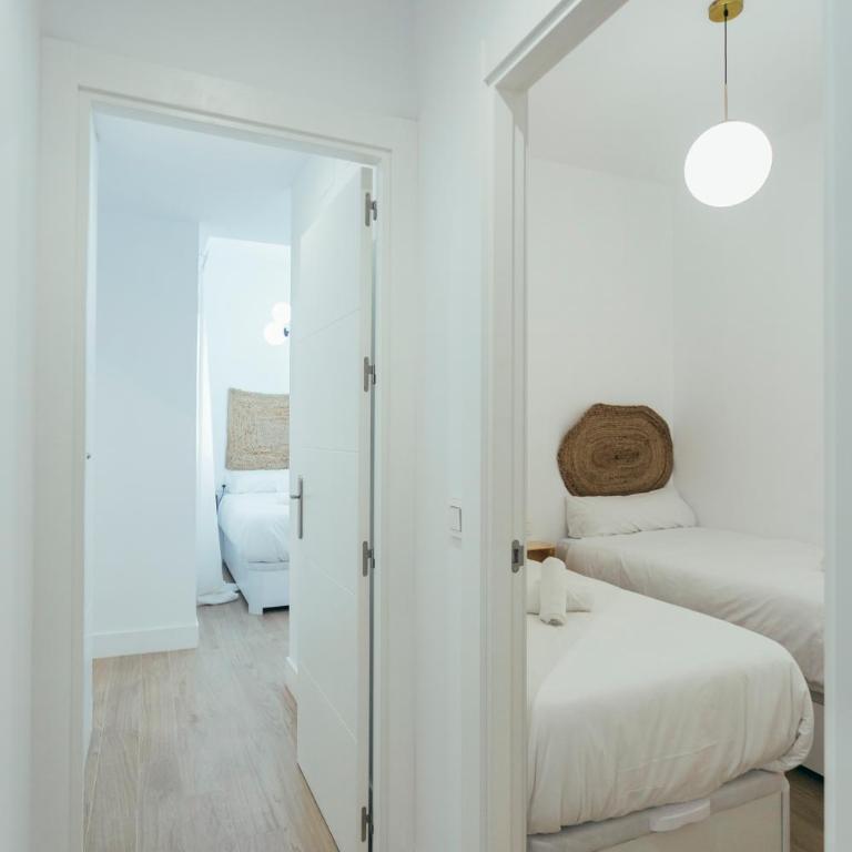Modern with balcony- 2Bd 2Bth- San Vicente - Apartamento de 2 dormitorios - 40