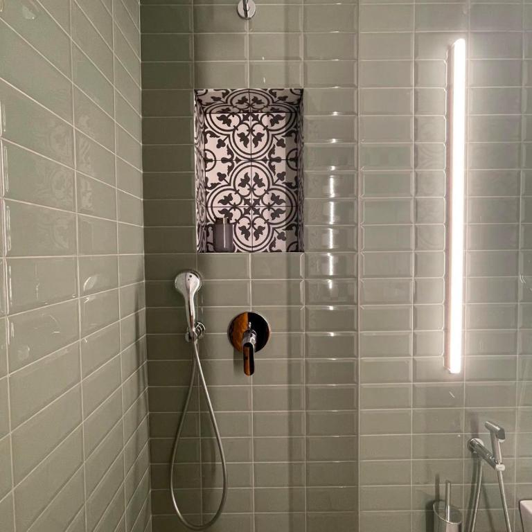 ConnectIN Apartments - Deluxe Queen Studio - 7