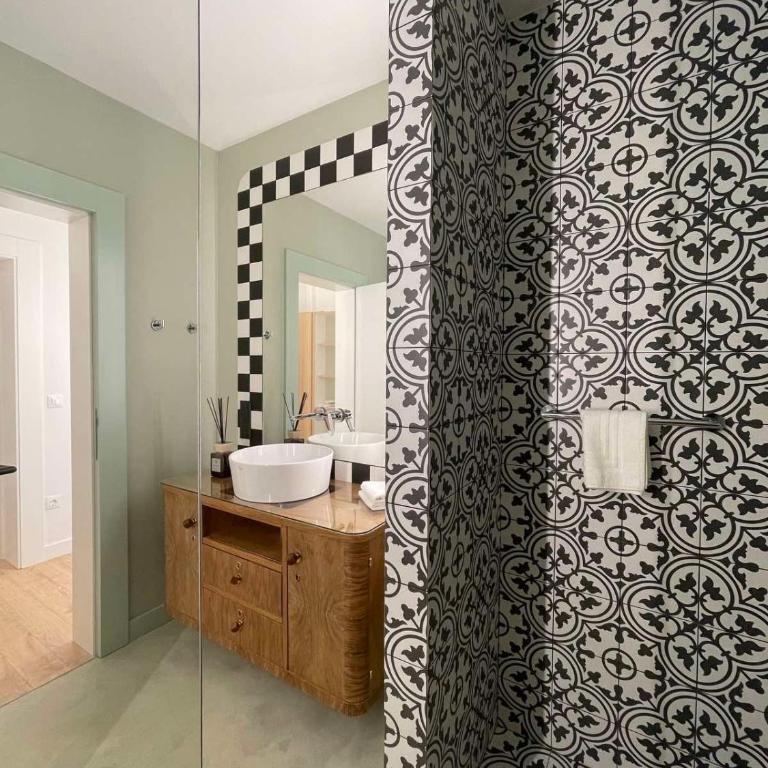 ConnectIN Apartments - Deluxe Queen Studio - 1