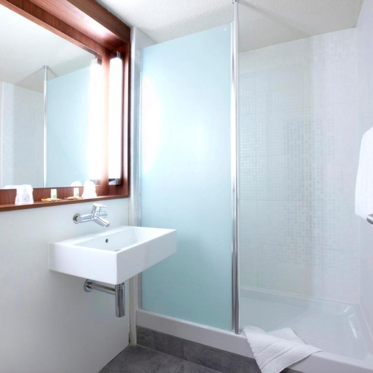 Campanile Lille Euralille - Chambre Double Standard - 7