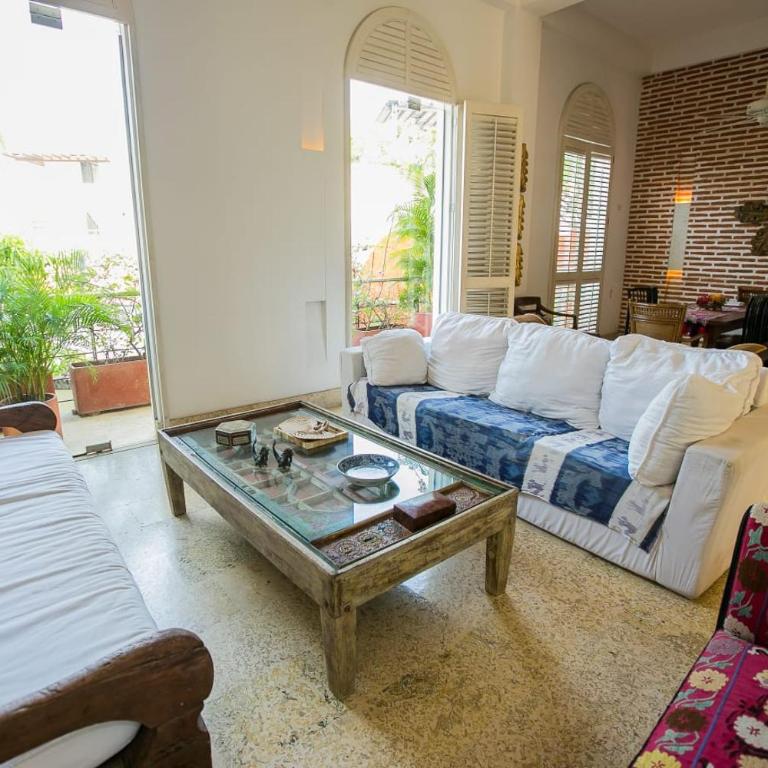 Lujoso apartamento, piscina con vista al mar - Three-Bedroom Apartment - 8